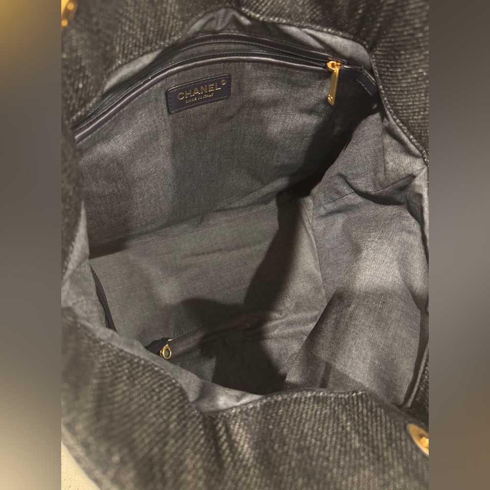 Chanel Bicolor Denim hobo tote bag - Picture 7 of 11